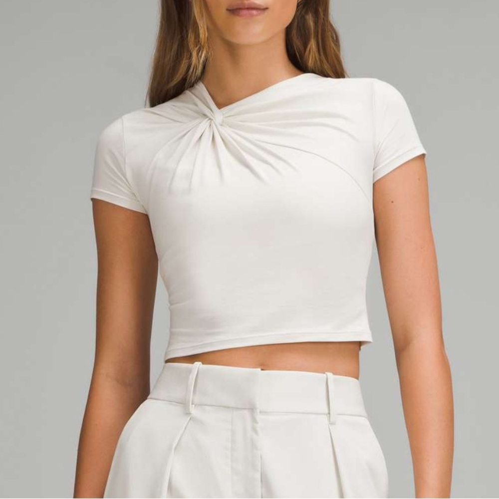 Lululemon Asymetrical front twist cream t-shirt Top cropped length XL NWT - Picture 7 of 7